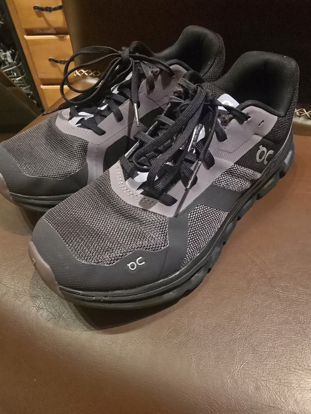 On Cloud Running Womens Athletic Shoes in Black and Purple